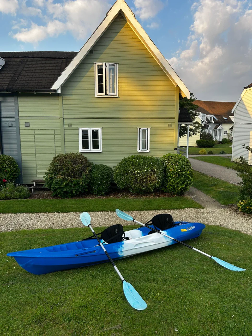The two-person kayak that comes with every stay at Green Woodpecker Lodge