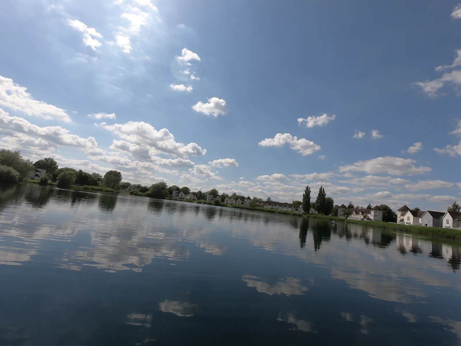 Stand-up paddleboarding at the Cotswold Lakes